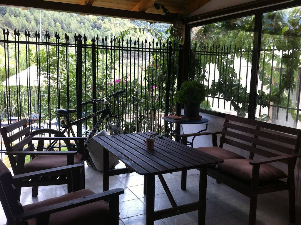 Holiday Zigos Igoemenitsa Buitenkant foto